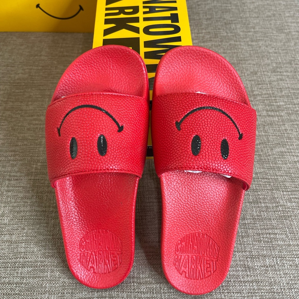 Chinatown Market Smiley Red Black Slides